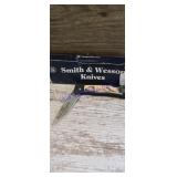 Smith and Wesson scrimshaw single blade
