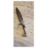 Dagger metal horse head handle