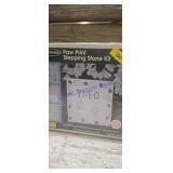 Paw print stepping stone kit