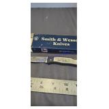 Smith and Wesson scrimshaw single blade pocket