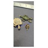 Turtles brooch pin pendent