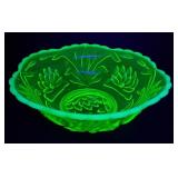 Green Uranium Opalescent Glass Bowl 9' W