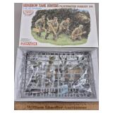 Hedgerow Tank Hunters Model 1:35