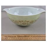 Vintage Pyrex Medallion Cinderella Bowl