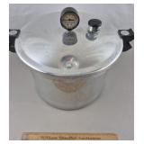Presto Deluxe Pressure Cooker