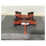 Ertl Allis Chalmers disk w/folding wings, 1/16