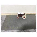 Arcade cast iron tractor w/balloon tires