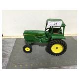 John Deere 30 series with cab, 1/16
