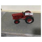 Ertl IH 300 utility tractor, 1/16