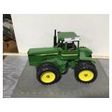 Ertl JD 4WD articulate, strobe series, 1/16