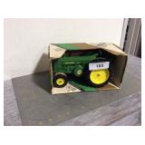 Ertl JD 1949/1954 JD model R tractor, 1/16