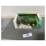 John Deere model AMT 600 Gator, 1/43