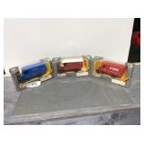 3 Ertl Corgi van trucks, 1/43