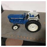 Ford 4000, 1/16, muffler is missing