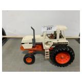 Case 2590 tractor, Dyersville, IA, 1/16