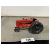 Hubley Farmall model M, 1/16