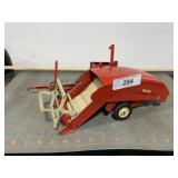 Tru-Scale pull-type combine w/canvas feeder, 1/16