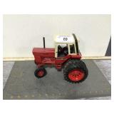 IH 1586 w/duals, needs decals, 1/16
