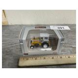 SpecCast Minneapolis Moline G850 w/cab, 1/64