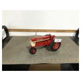 IH Farmall 560 NF tractor with fast hitch