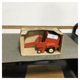 Scale Models Avco New Idea Bale King round baler