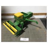 John Deere 6600 combine