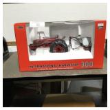 SpecCast IH 300 metal tractor & sprayer, 1/16