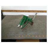 Oliver 1-row pull-behind corn picker