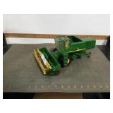 John Deere 6600 combine