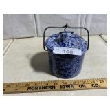 Blue/white cheese/butter crock w/wire bail lid