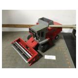 Massey Ferguson 850 combine