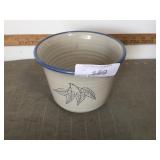 Red Wing Stoneware Pottery 4 Leaves w/blue rim