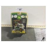 John Deere Premiere model 4450, 1/64