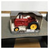 Ertl Massey-Harris 55 Vintage Tractors, 1/16