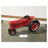 IH McCormick-Farmall model H, 1/16, damaged