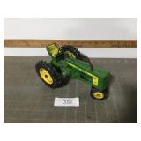 John Deere 520 NF tractor