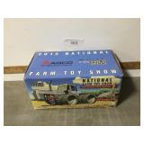 Ertl White 4-210 Field Boss, 4WD Evolution SeriesI