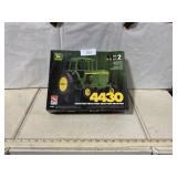 AMT JD 4430 tractor model kit, 1/25
