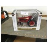 SpecCast IH Farmall 350, 1/16