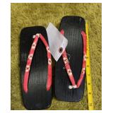 Geta wooden Japanese sandals, black with red