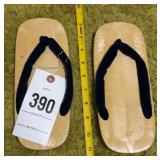 Japanese sandals(black straps)