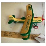 Hess foldable airplane toy