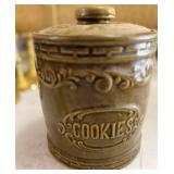 Cookie jar Pottery