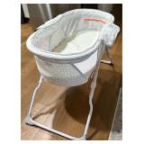 Delta Children EZ fold bassinet