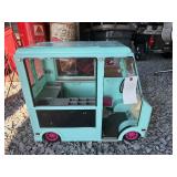 Toy doll food truck