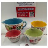 Pioneer woman measuring cups