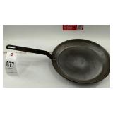 Lodge pan