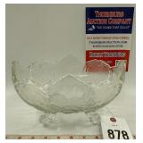 Glass dish with feet