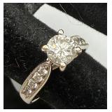 18kt White Gold diamond ring