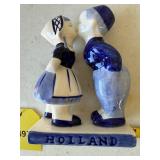 Delft Blue Kissing Couple figurine